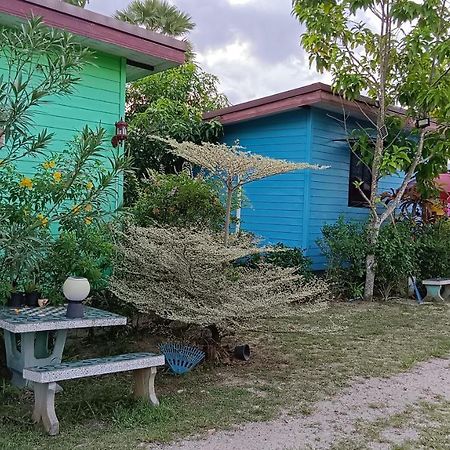 Hotel 4 Seasons Mini House Nakhon Si Thammarat Exterior foto